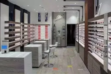 Arredamenti per negozi di ottica