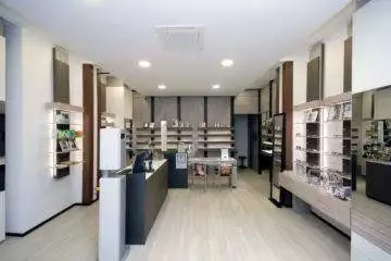 Arredamenti per negozi di ottica