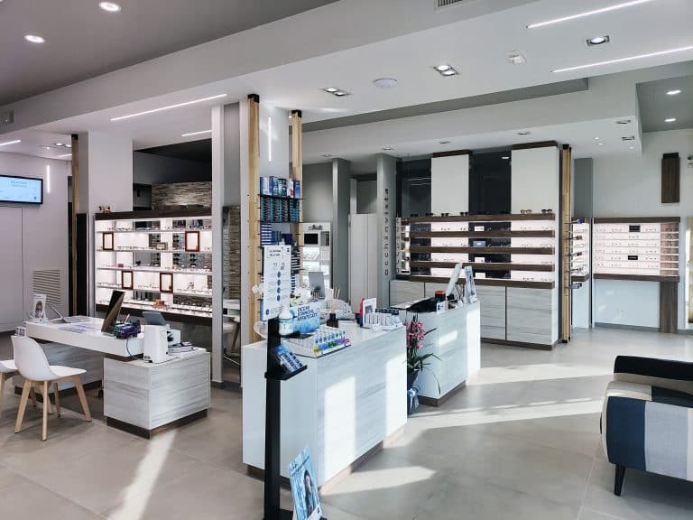 Arredamento per negozi di ottica