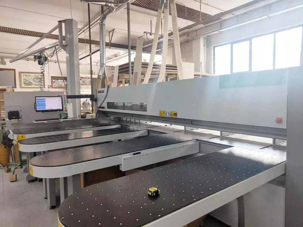 Produzione arredamenti per Ottica Gioielleria