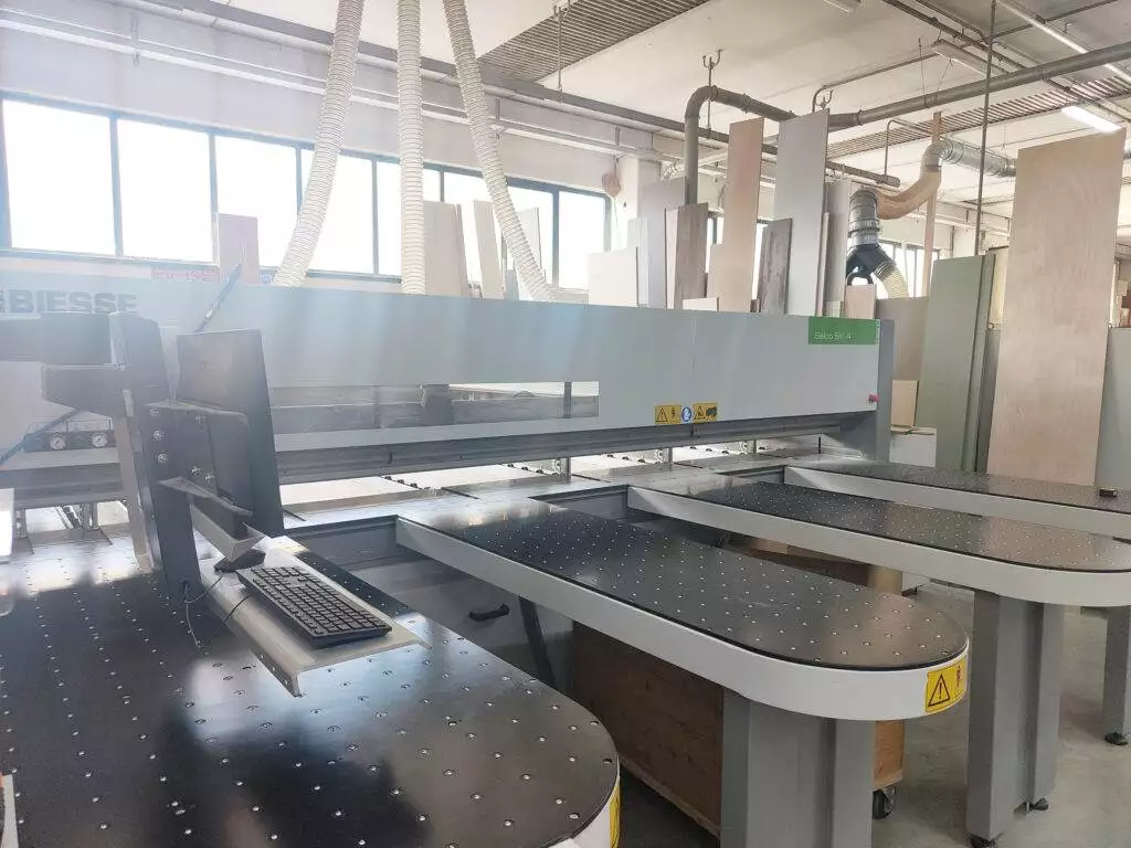 Produzione arredamenti per Ottica Gioielleria