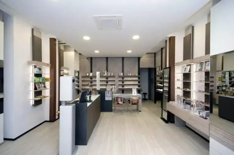 Arredamenti per negozi di ottica