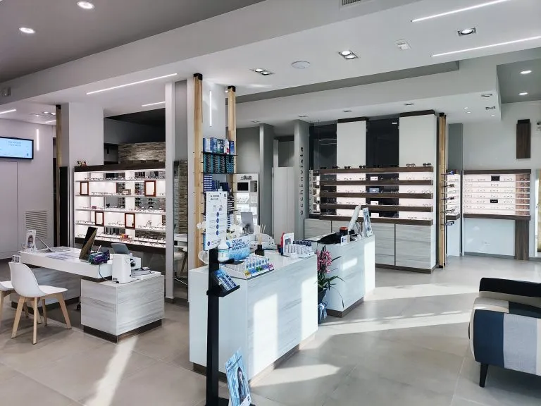 Arredamento per negozi di ottica